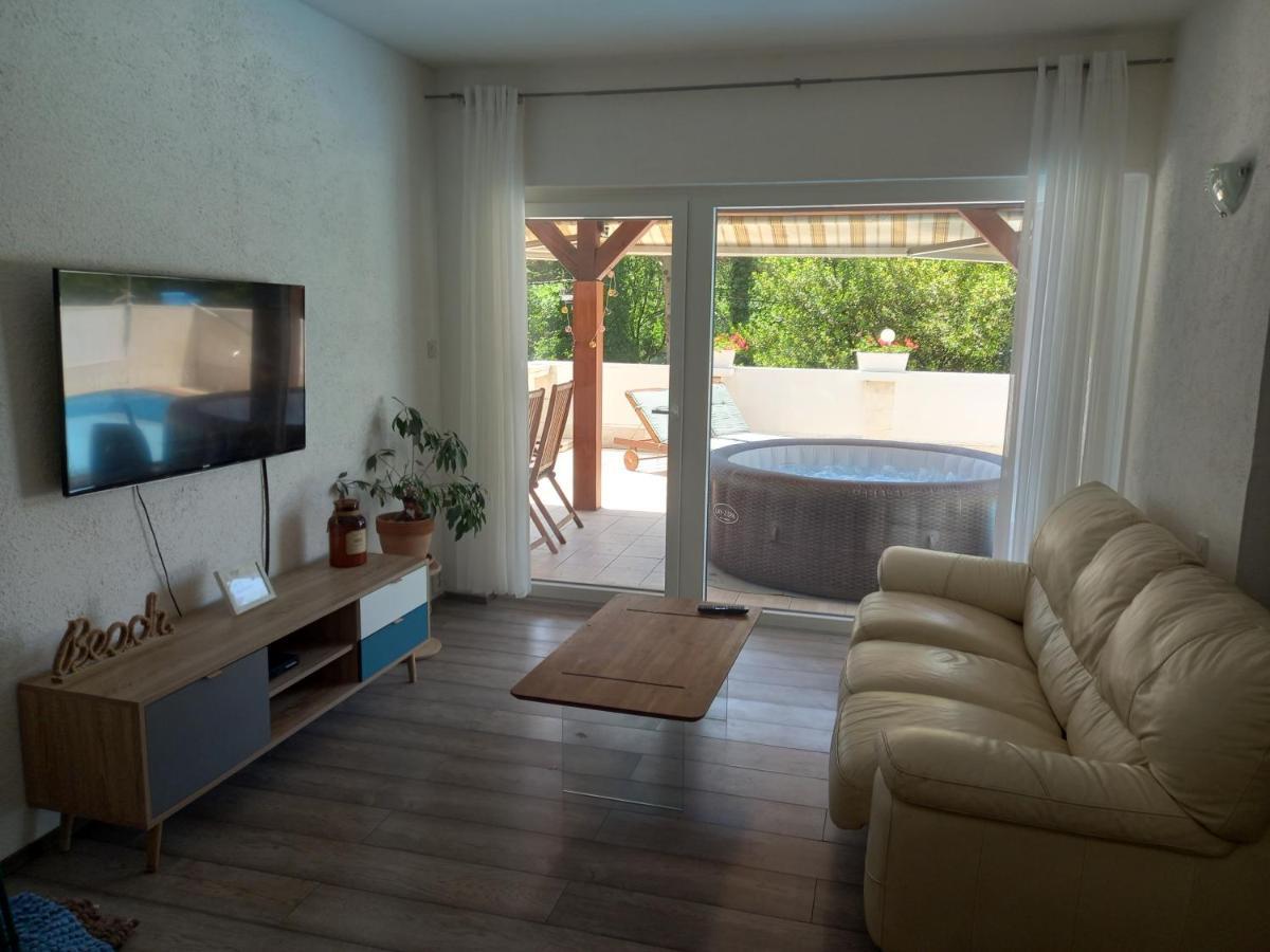 Vila Brig 108 - Private Swimming Pool And Jacuzzi Fiume Esterno foto