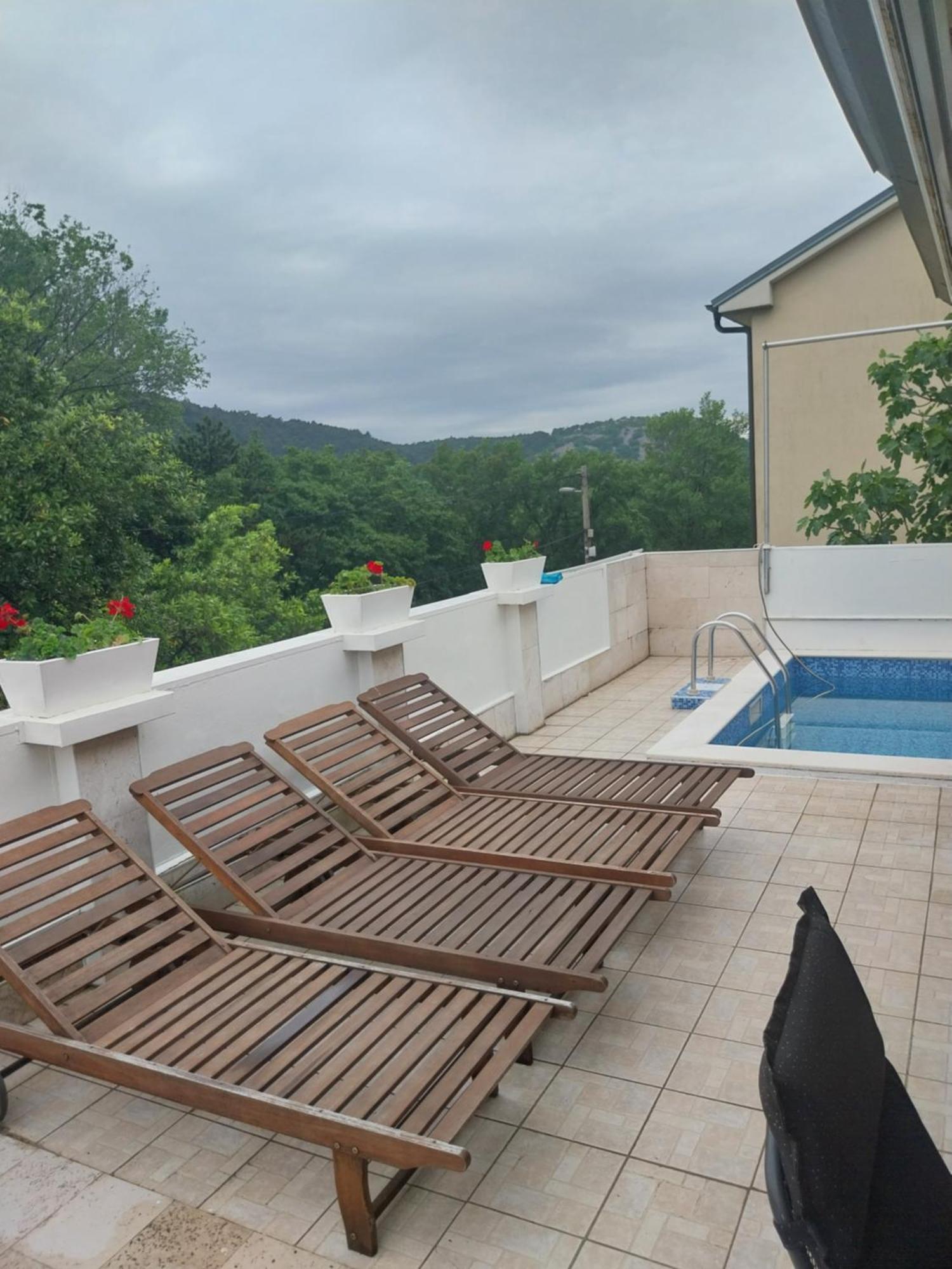 Vila Brig 108 - Private Swimming Pool And Jacuzzi Fiume Esterno foto